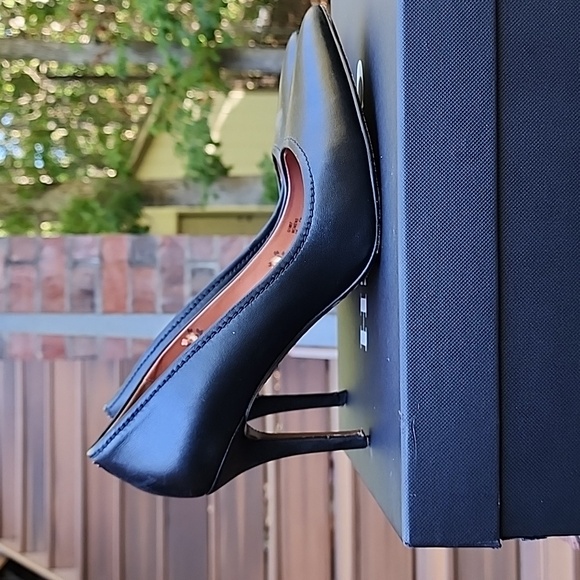 Coach Waverly 85 MM black leather heel - Picture 8 of 13